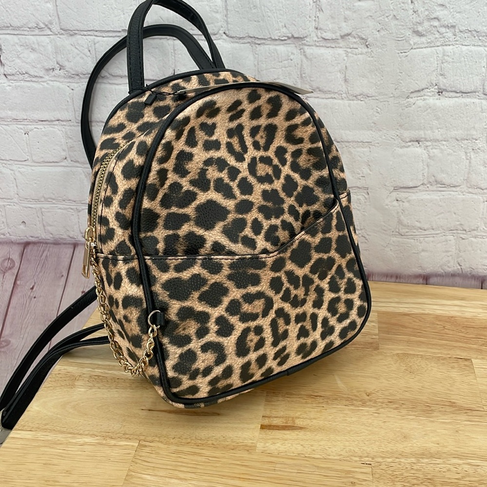 Style Strategy Cheetah Leopard Animal Print Mini Small Backpack Bag Disneyland